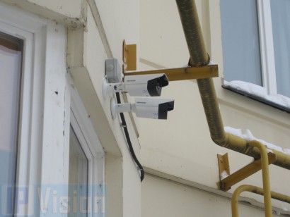 2 ip камеры для обзора придомовой территории