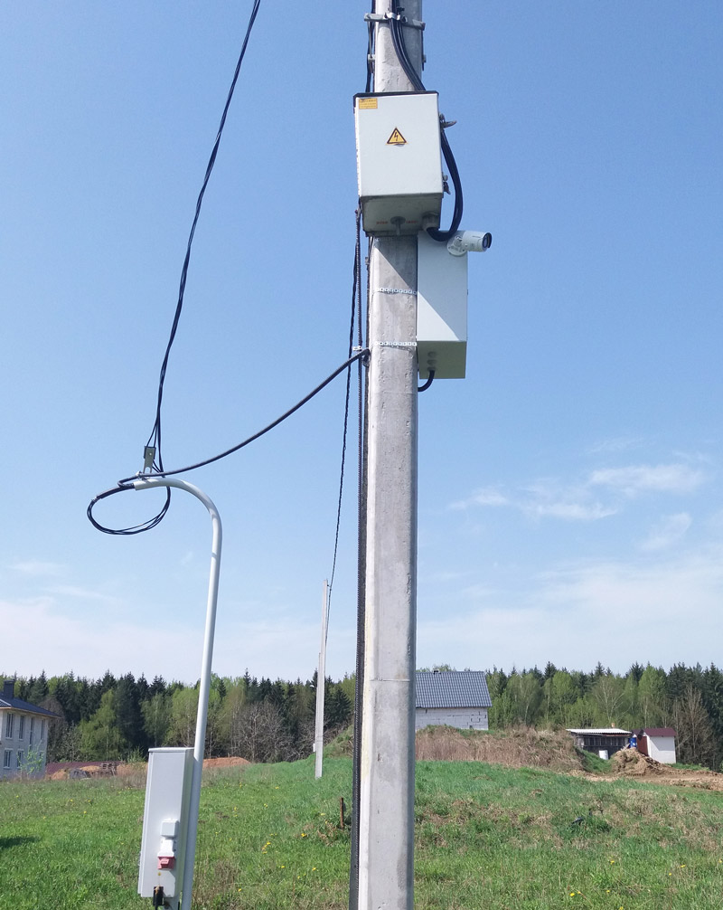 Видеонаблюдение на стройке с 3G интернетом камера в ящике на столбе